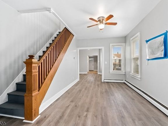 5th image of 23 Glen Ave