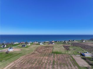 7 The Lakeview Lndg, Williamson, NY 14589