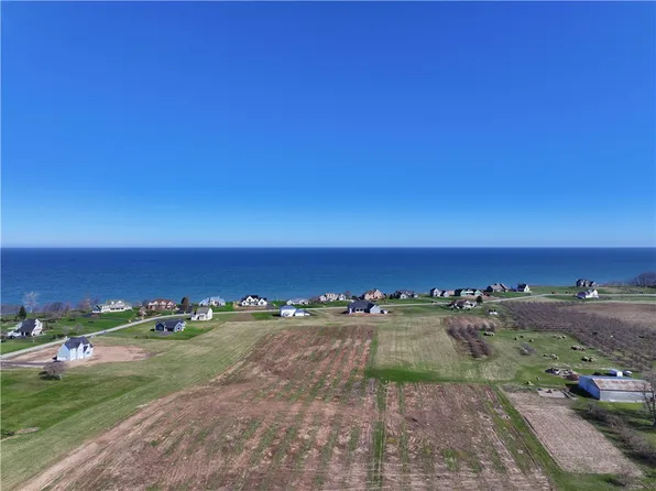 7 The Lakeview Lndg, Williamson, NY 14589