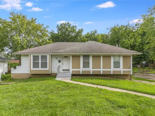 6605 E 129th St, Grandview, MO 64030