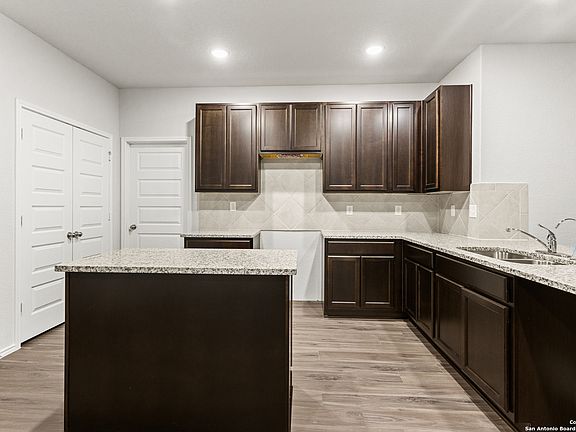 4th image of 2659 Greenwell Ln