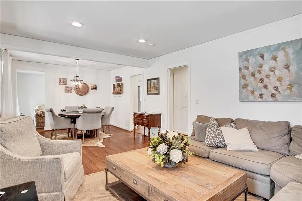3 bed, 2128 sqft, $4,500 — Photo 3