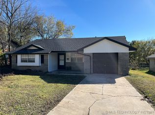 927 W 22nd St, Ada, OK 74820