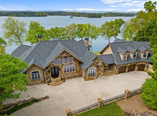 255 Mountain View Pointe Dr, Seneca, SC 29672