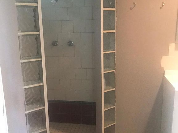 2nd image of 2644 N Maroa Ave