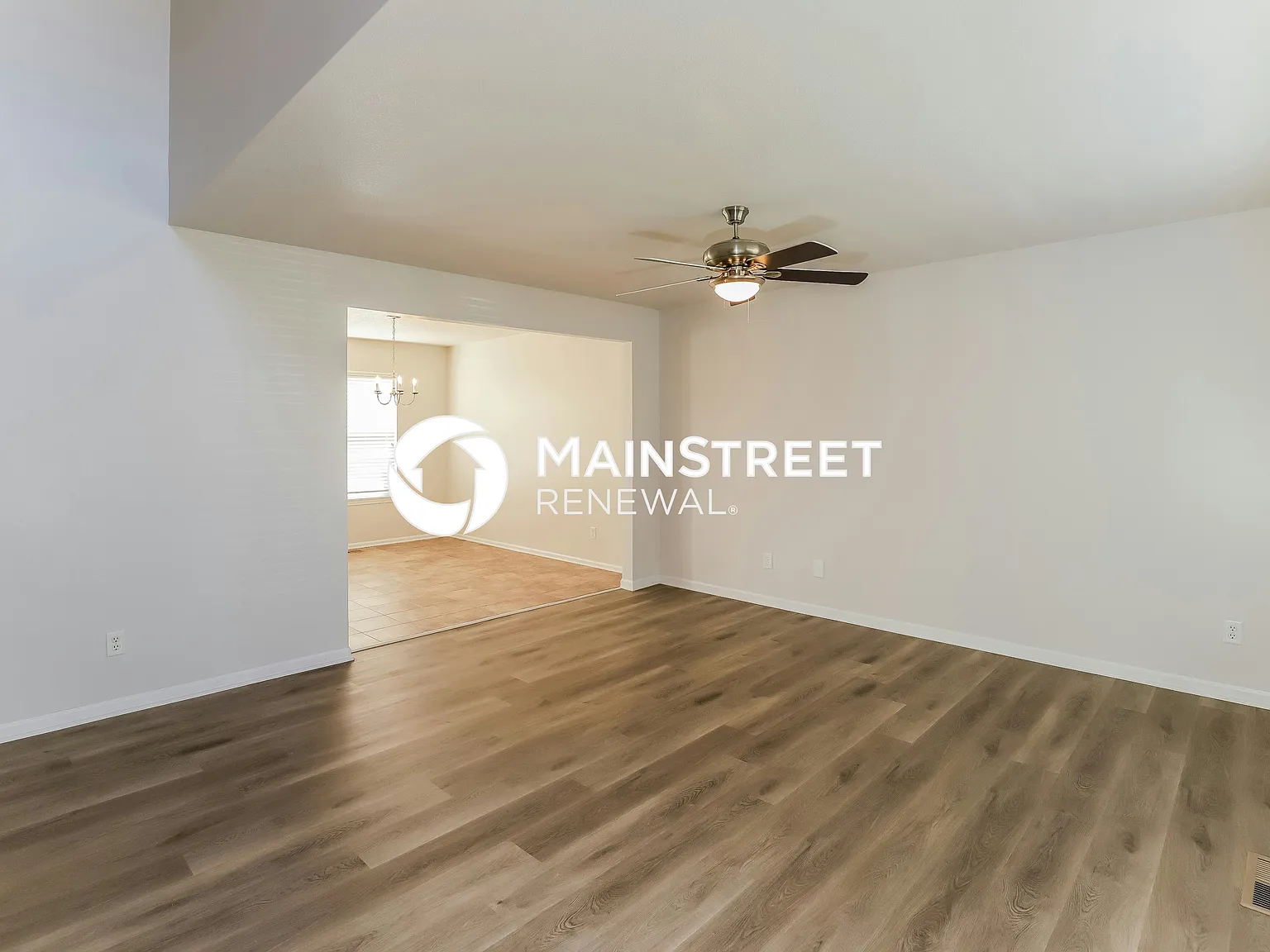 3215 N E 88th Ter — Photo 2