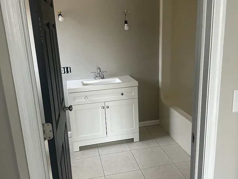 2209 Ash St — Photo 8