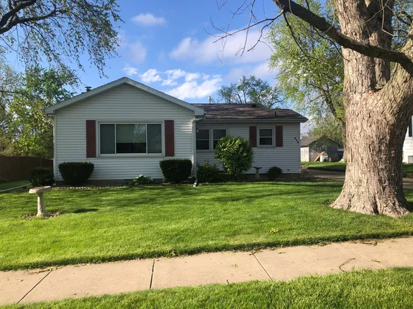 314 E 5th St, Gridley, IL 61744