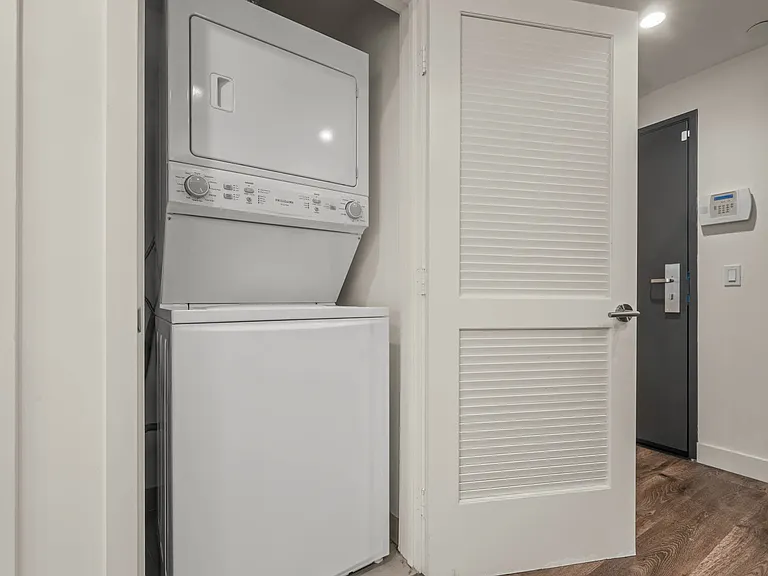 The Fairfax Flats — Photo 36