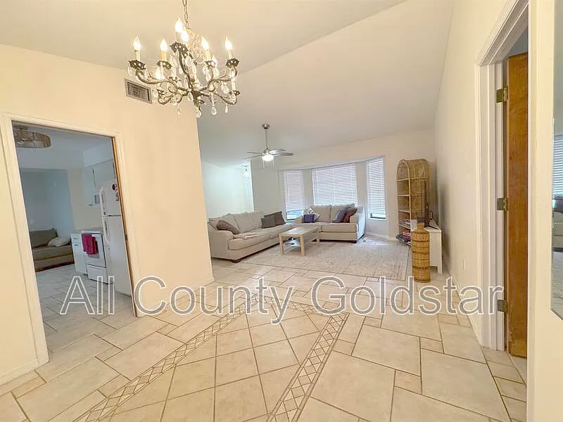 2 bed, 2.0 bath, 1303 sqft, $1,750 — Photo 2