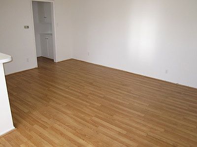 3rd image of 3365 Keystone Ave APT 9