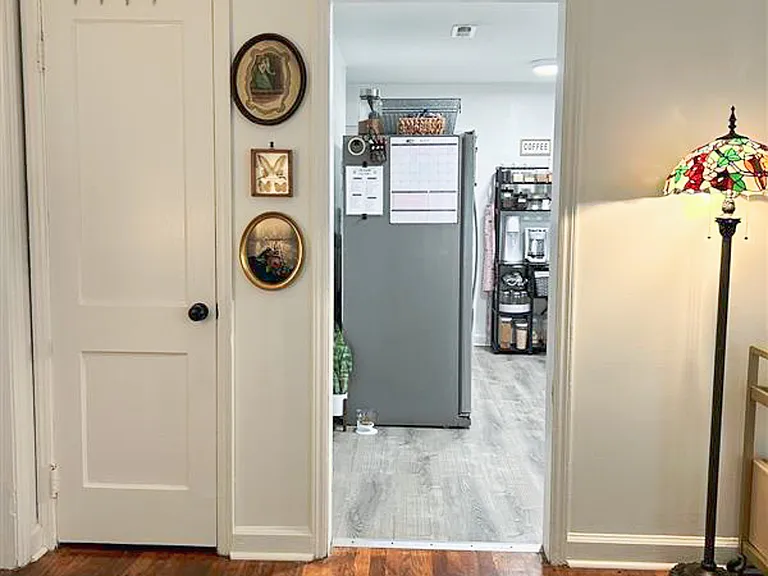 2415 Linden Ave — Photo 8