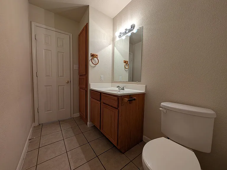 956 Misty Acres Dr — Photo 15