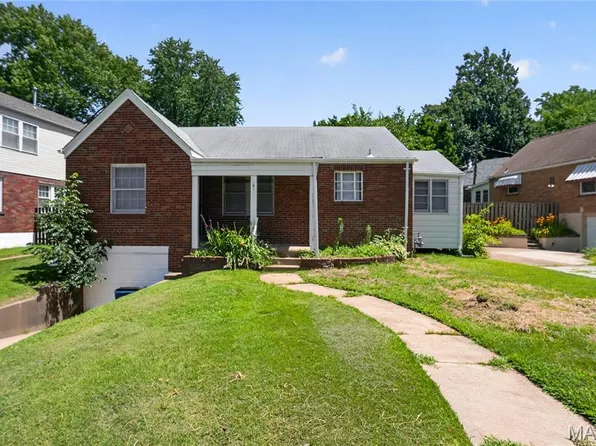 9013 Pallardy Ln, Saint Louis, MO 63114