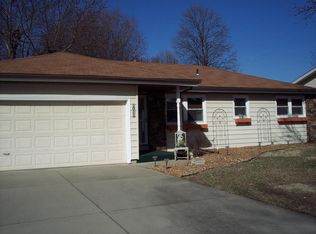 1011 W Greenwood St, Springfield, MO 65807