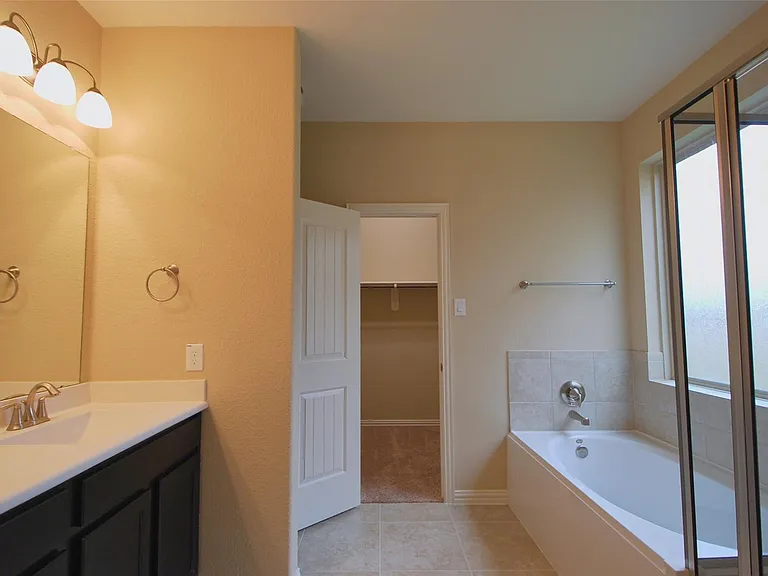 7103 Avalon Bend Cir — Photo 18