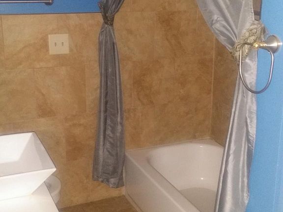 5th image of 4911 Ash St APT 1