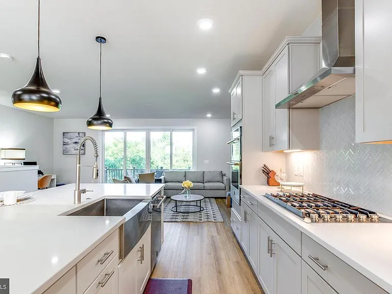 2631 Velocity Rd — Photo 9