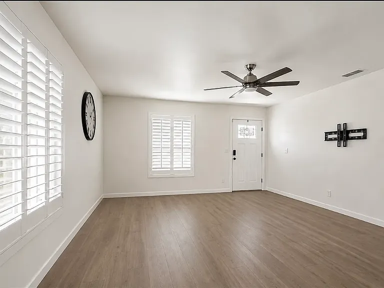 11816 Garfield Ave #1 — Photo 8