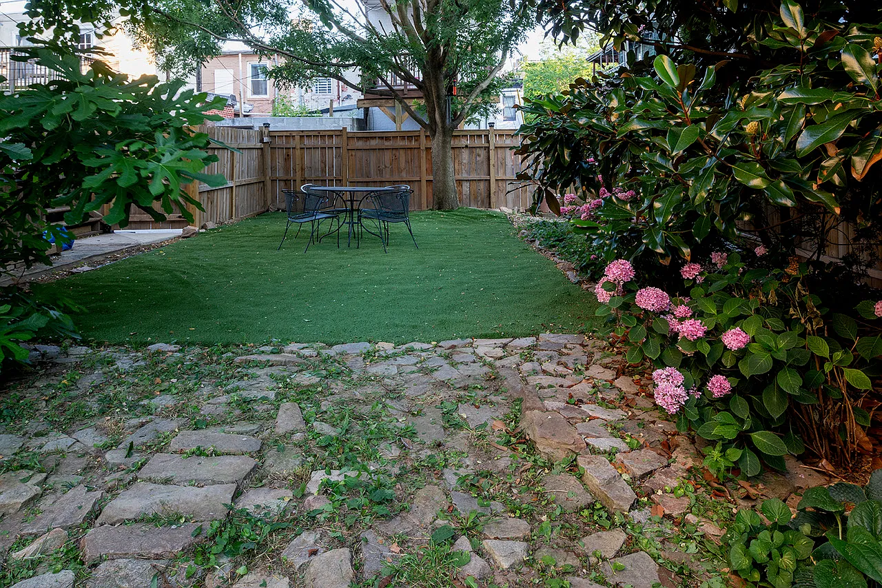3 bed, 2040 sqft, $3,800 — Photo 1