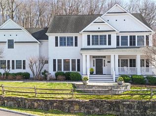 27 Old Katonah Dr, Katonah, NY 10536
