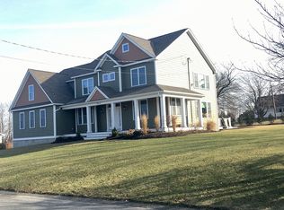 15 Anselmo Dr, Portsmouth, RI 02871