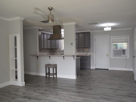 5th image of 6433 Thomas Dr