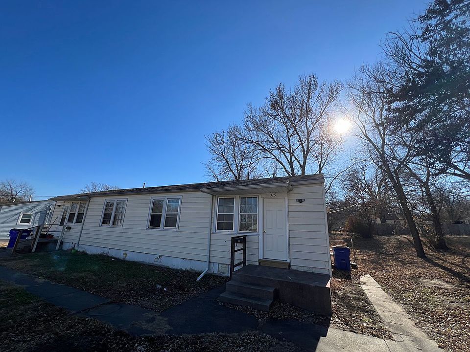 1st image of 713-715 W 1st St