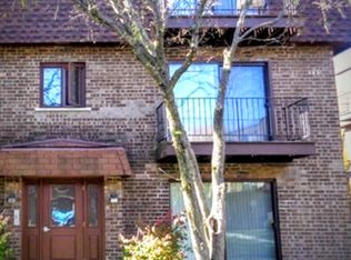 9806 Bianco Ter #U-166, Des Plaines, IL