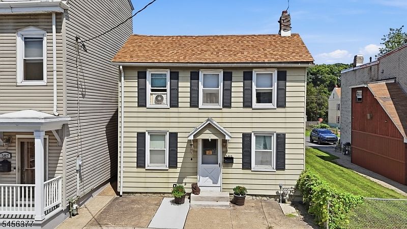 1st image of 589 S Main St