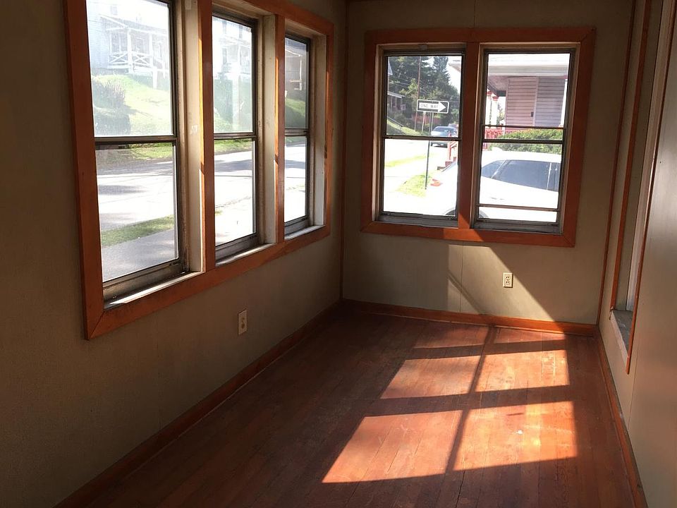 Front enclosed porch.