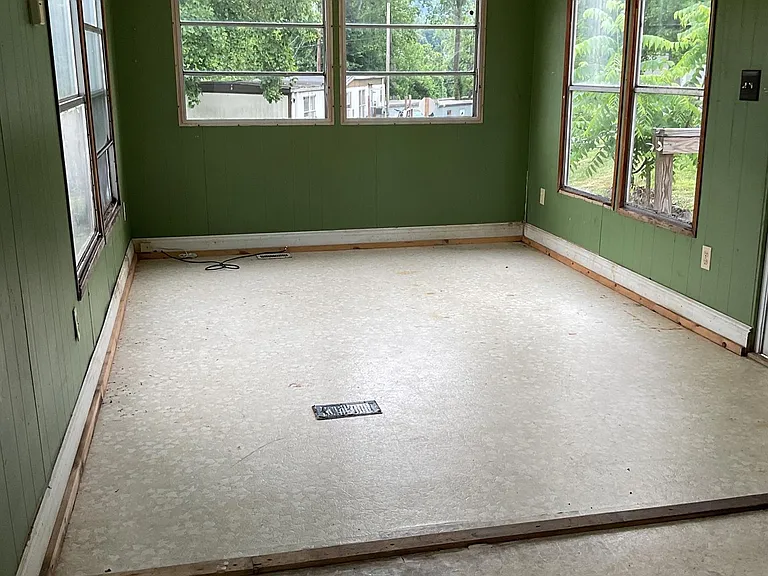 1075 Sweeten Creek Rd #33 — Photo 3