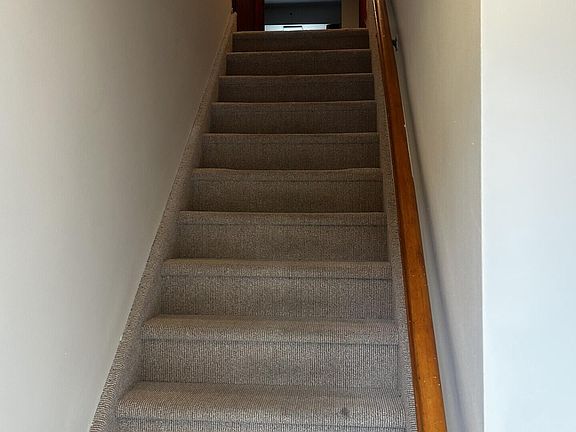 4th image of 204 Ross Ave