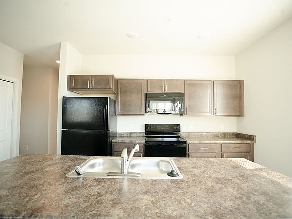 3rd image of 2335 Paine St NE #209