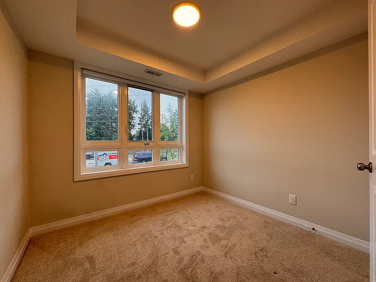 410 Northfield Dr W #D9 — Photo 6