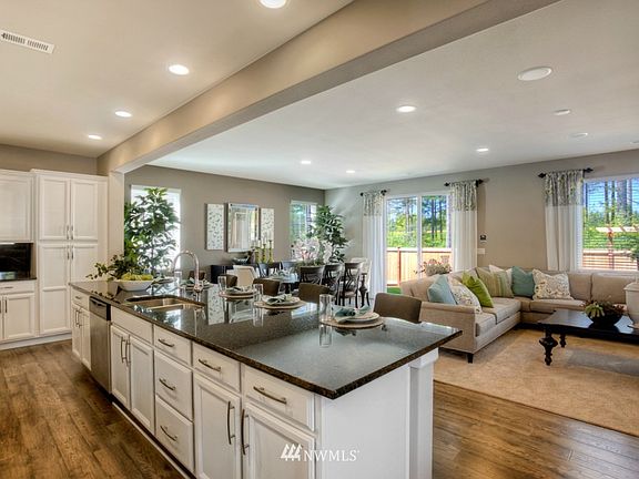 5th image of 503 Birchwood #128 Drive SW