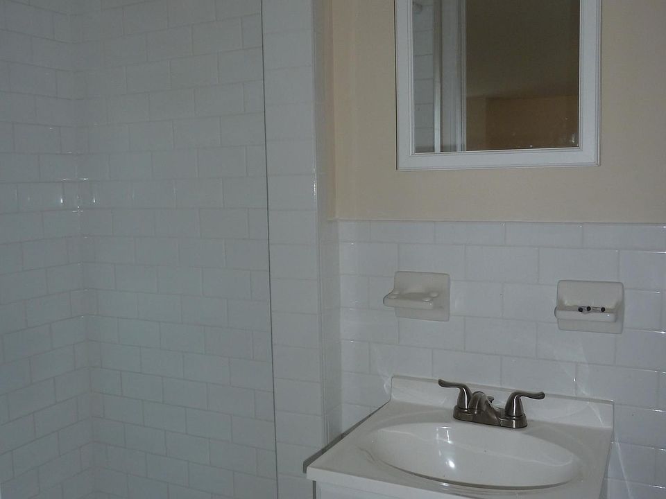 2nd image of 330 Shore Rd