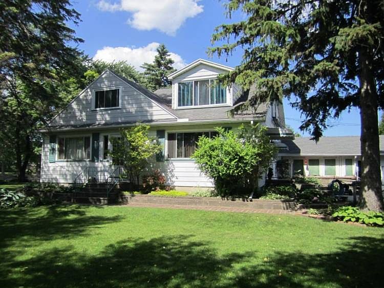 1st image of 3677 Kawkawlin River Dr