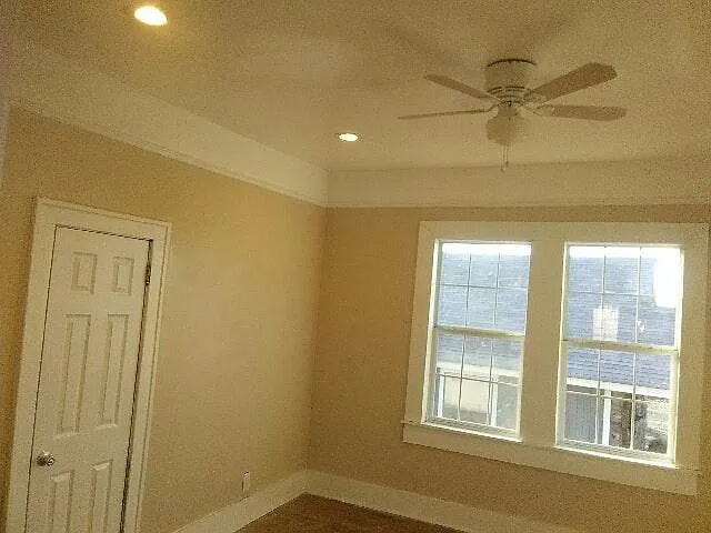 14 x 14 bedrooms with 10' ceilings