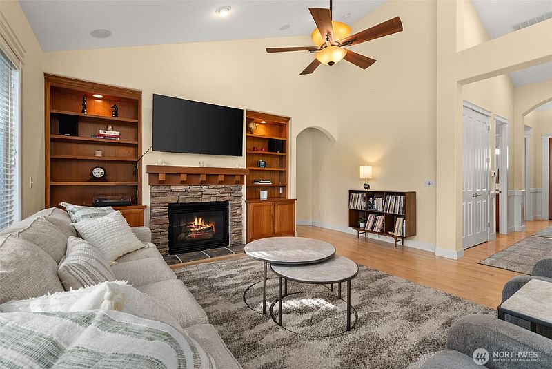 5th image of 4527 Prestwick Lane SE