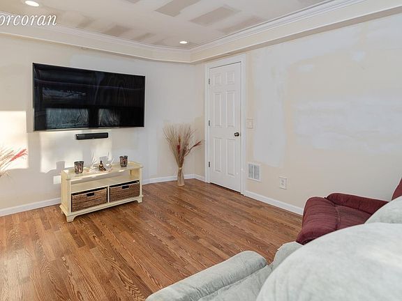 5th image of 5 Grace Ct
