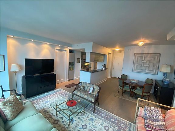 4th image of 175 Huguenot St Unit 1704