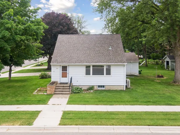 280 6th St SE, Cokato, MN 55321