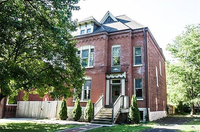 1st image of 4934 Magnolia Ave
