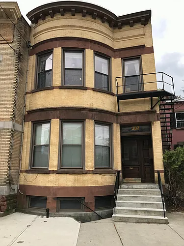 302 Washington Ave #2R Photo 1