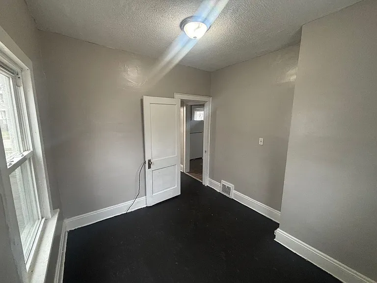 12022 Griffing Ave — Photo 7