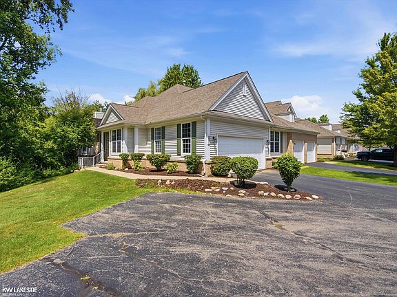 2nd image of 5721 Pinecroft Ct
