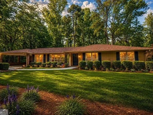 360 Barkshire Ln, Roswell, GA 30076