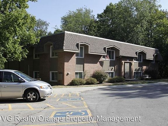3rd image of 823 James Pkwy APT 6