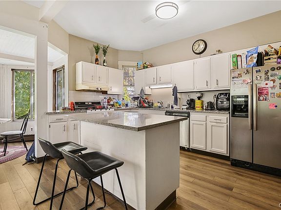3rd image of 1053 Ackerman Ave
